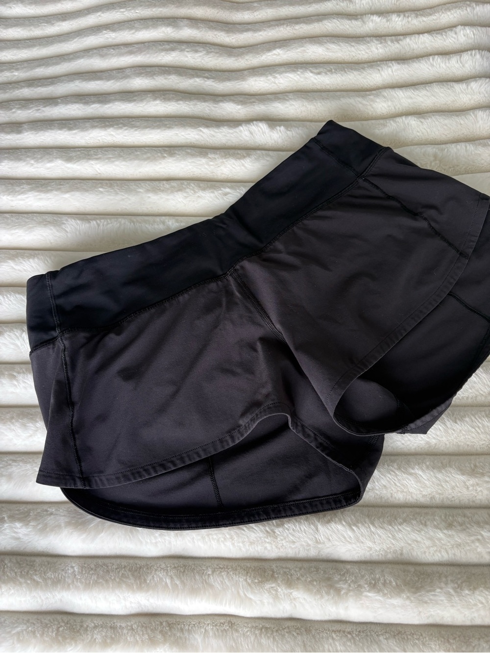 Lululemon black speed up short